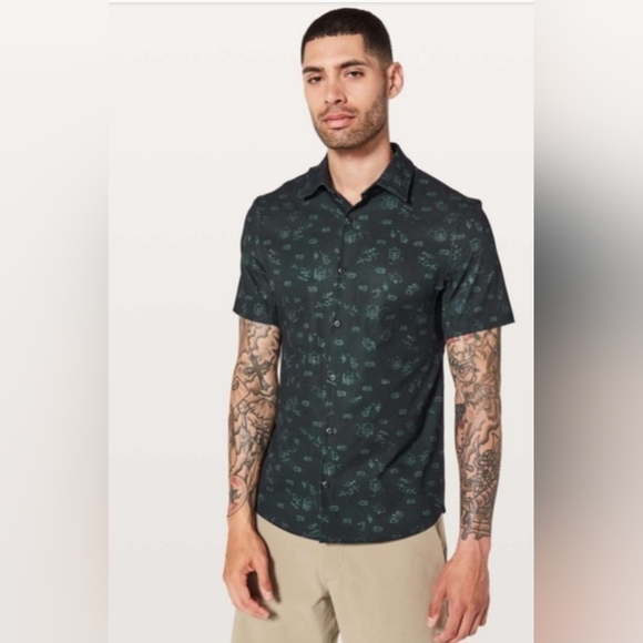 lululemon athletica Other - Lululemon Men Shirt 2XL Camo Airing Easy Short Sleeve Black